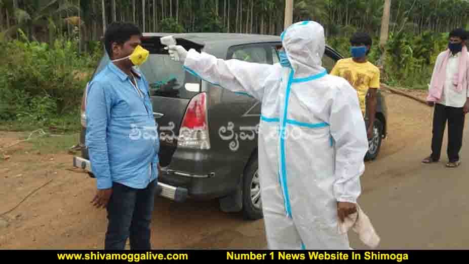 140520 Holehonnuru checkpost checking 1