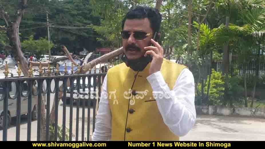 ‘ಇನ್ಸ್ಪೆಕ್ಟರ್ ವರ್ಗಾವಣೆಯಲ್ಲಿ ಸಿಎಂ ಪುತ್ರನಿಗೆ 50 ಲಕ್ಷ, ಆರು ತಿಂಗಳಲ್ಲಿ ರಾಜ್ಯ ರಾಜಕಿಯದಲ್ಲಿ ಅಲ್ಲೋಲ ಕಲ್ಲೋಲ’ 1 200620 Beluru Gopalakrishna 1