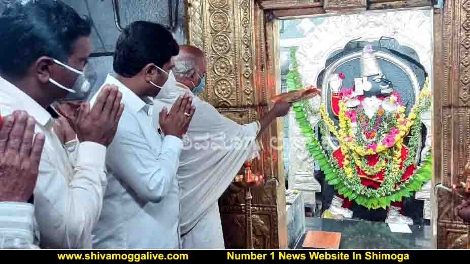 030820 Raghavendra Pooja hucharaya swamy temple 1