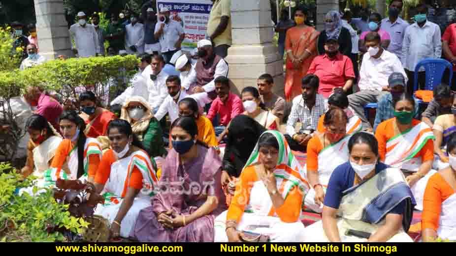 091020 Congress Satyagraha in Gandhi Park 1