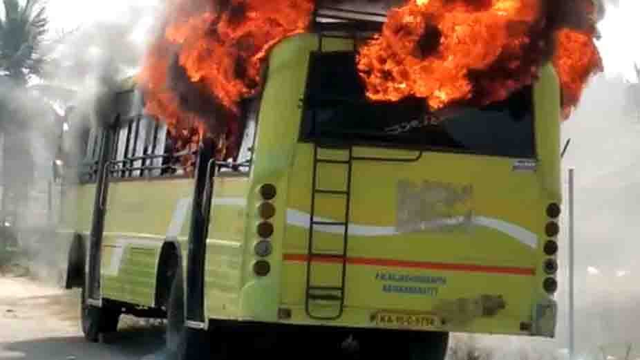241220 Bus Burn in Gurupura Shimgoa 1