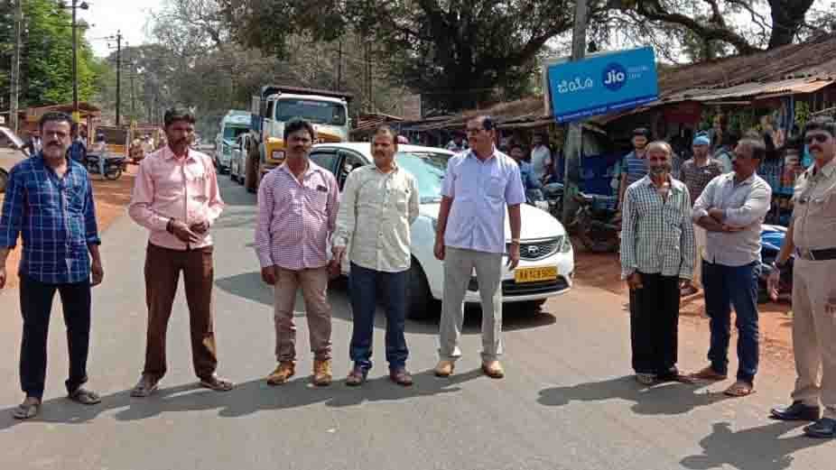 030221 Talaguppa Road Block Protest 1