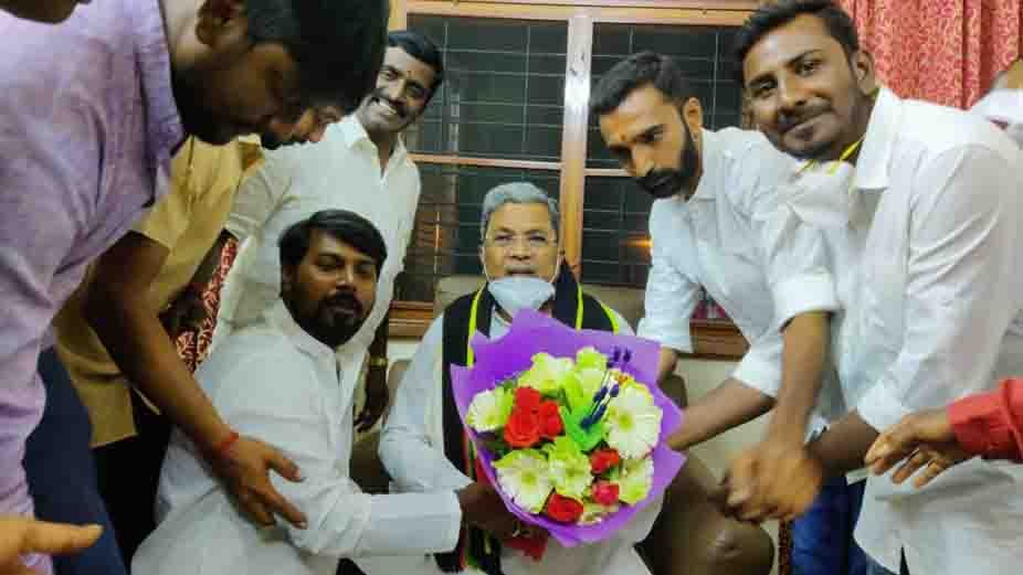 090221 Youth Congress Leaders Meet Siddaramaiah 1