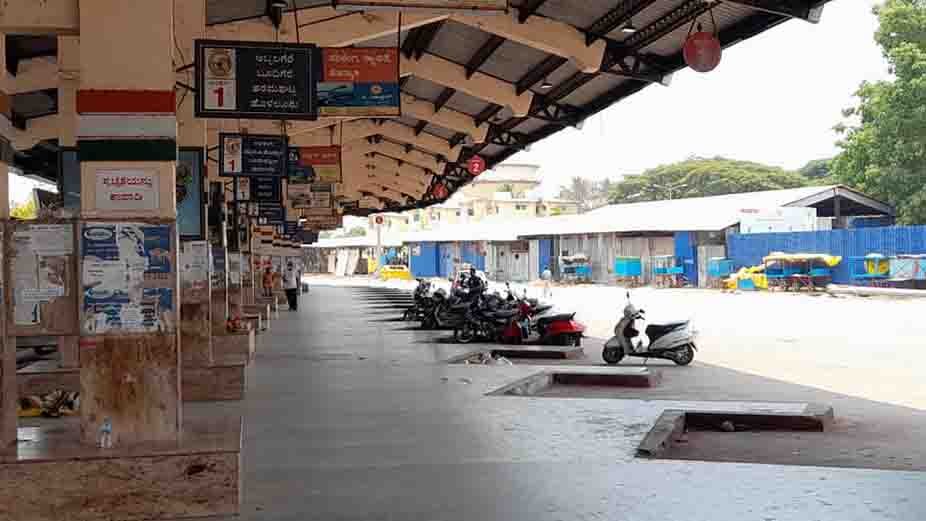 290421 Private Bus Stand 1