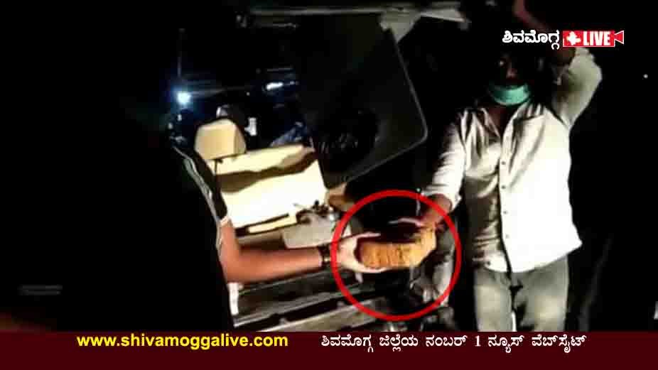 290621 Ganja in Omni Car near Bhadravathi 1