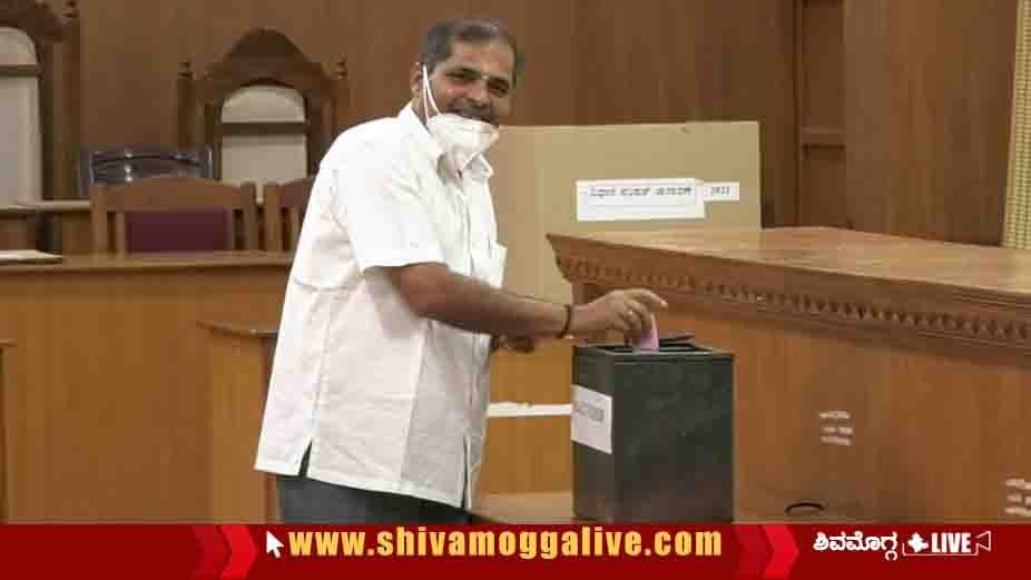 101221 R Prasanna Kumar Voting in Palike