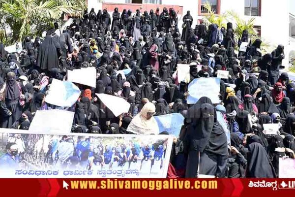 muslim women protest in favour of burka hijab in shimoga