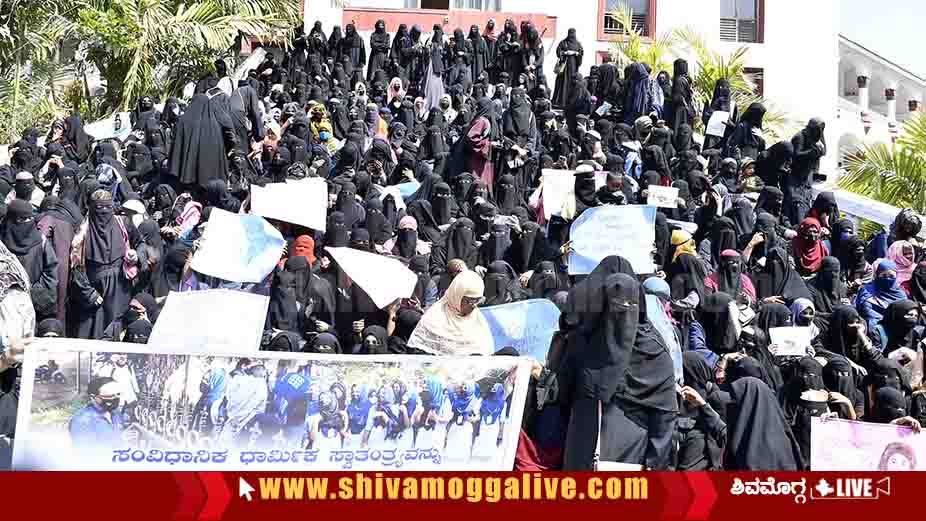 muslim women protest in favour of burka hijab in shimoga