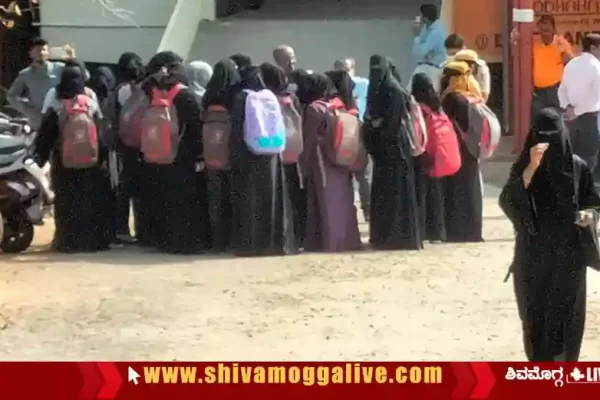 Students Wearing Burka in DVS Campus