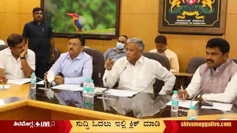 Airport-Meeting-in-Bengaluru-With-Minister-Somanna-and-BY-Raghavendra