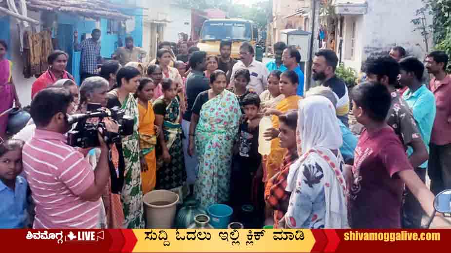 Protest-For-Water-Supply-at-Savalanga-road.