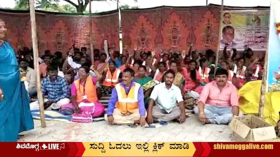 Paurakarmika-Protest-in-Shimoga-Freedom-park-day-3