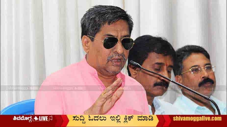 KB-Prasanna-Kumar-Press-Meet-against-Eshwarappa