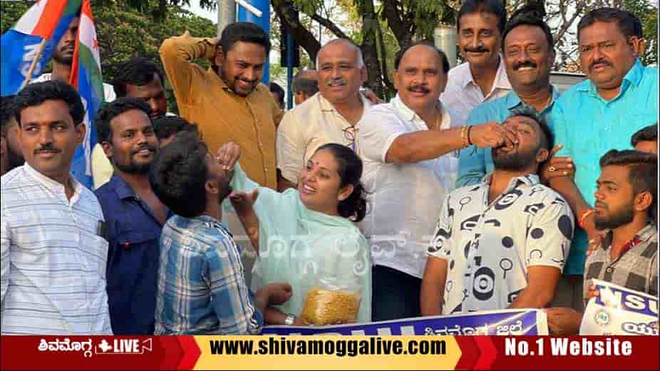 NSUI-celebration-over-Stipend-for-Unemployed