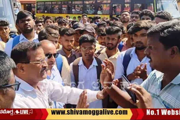 Students-protest-for-KSRTC-Buses-in-Sagara