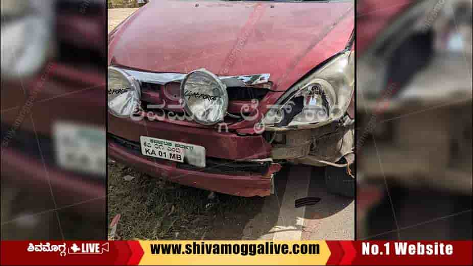 Car-Bike-mishap-at-Shankaraghatta-in-Bhadravathi-taluk-of-Shimoga