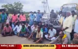 Farmers-Protest-at-gama-cross-in-Shikaripura.webp