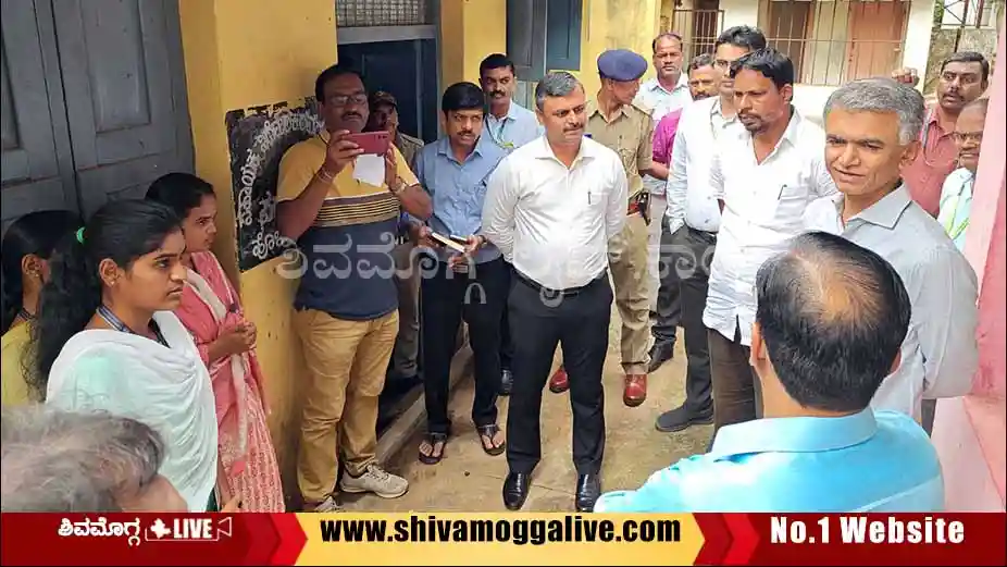 060923-Revenue-Minister-Krishna-Byregowda-Visit-Holehonnuru-in-Bhadravathi-in-Shimoga-district.webp