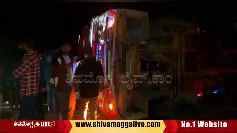 Truck-incident-near-marasa-village-in-Sagara.