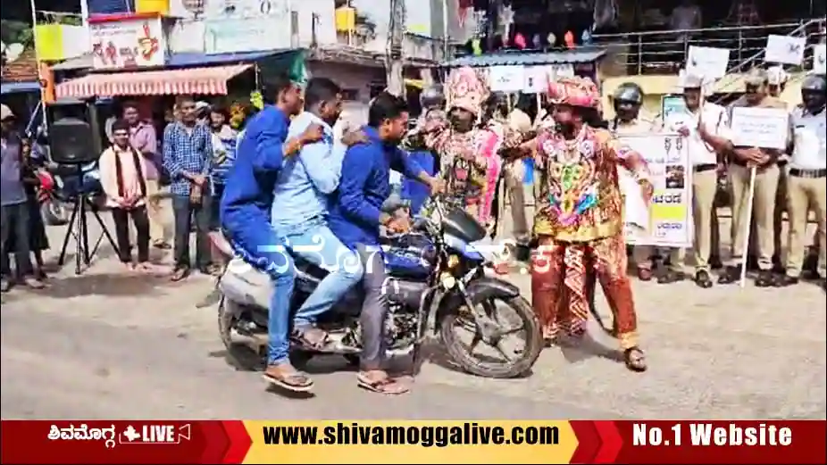Yama-Chitragupta-steet-play-organized-by-police.