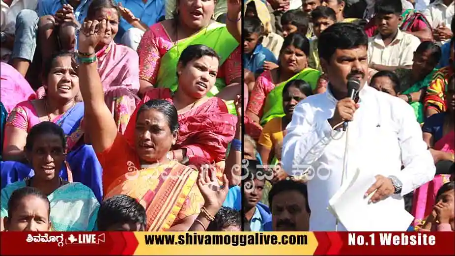 BY-Rahavendra-led-protest-with-sugar-factory-area-farmers.