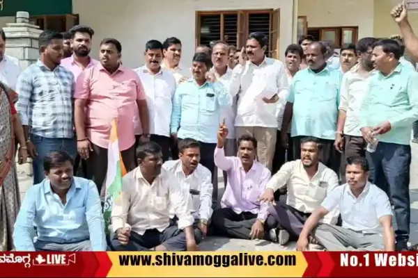 Shikaripura-Congress-workers-protest-in-Shimoga
