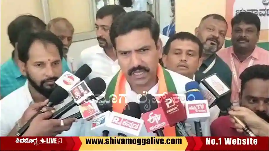 BY-Vijayendra-in-Shimoga-BJP-Office