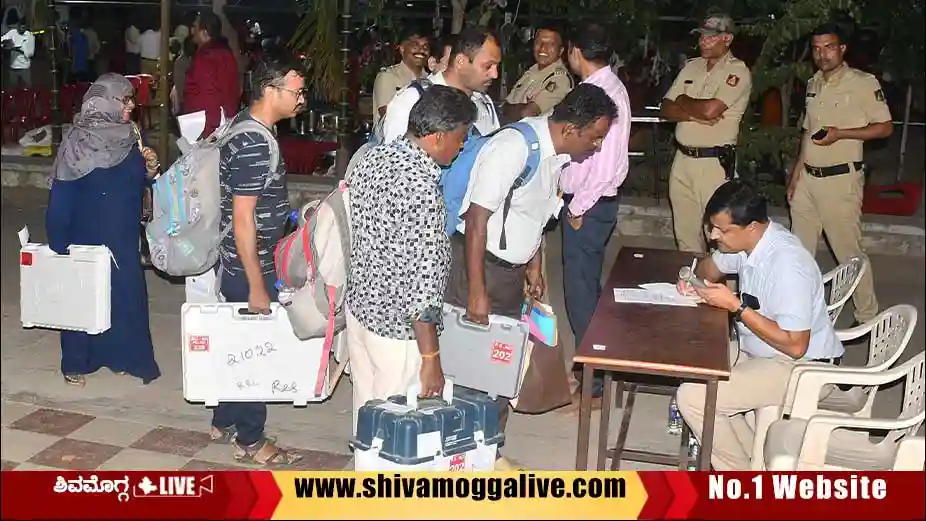 EVM-taken-to-de-mustering-centers-in-Shimoga