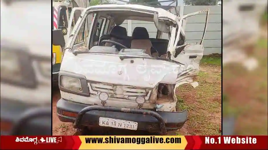 car-and-canter-mishap-at-gouthamapura.