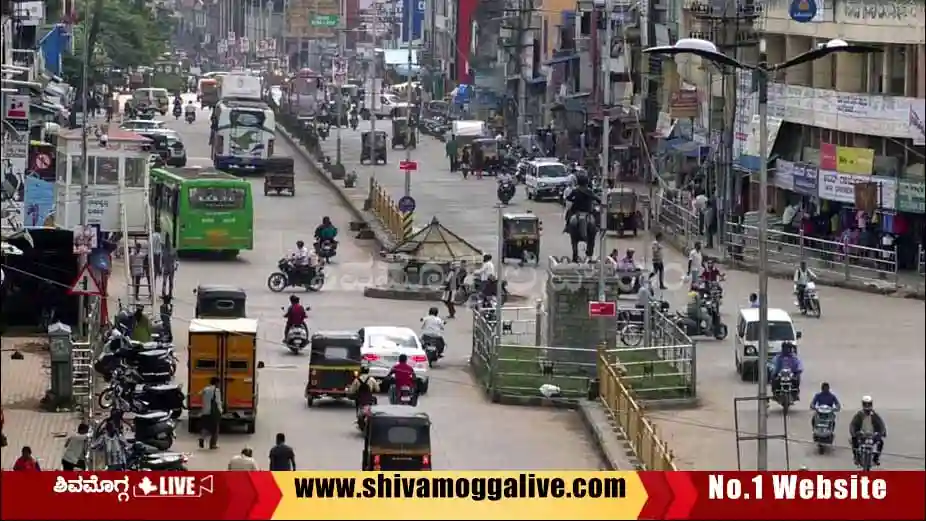 bh-road-in-Shimoga-shivappanayaka-statue