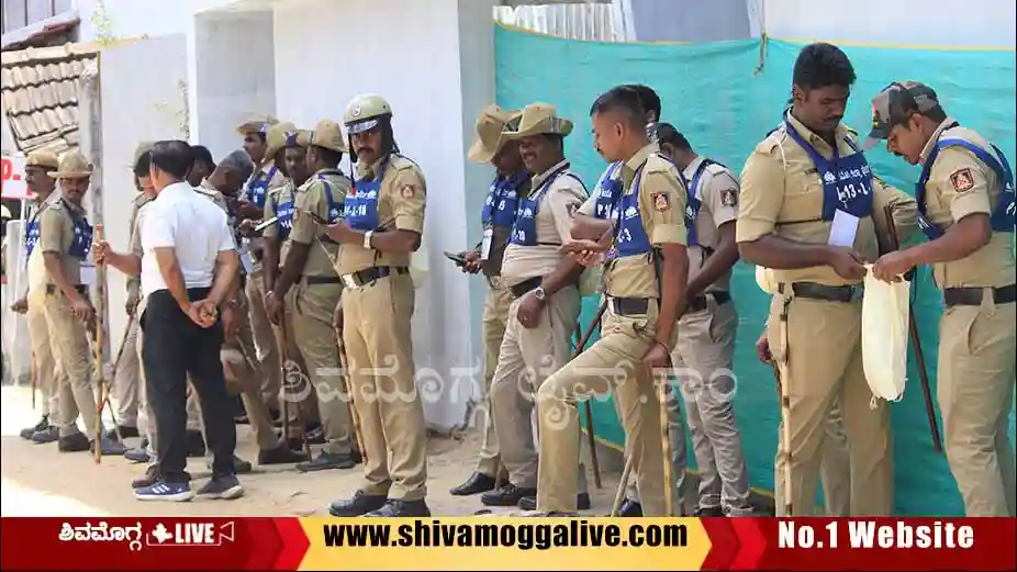 police-in-hindu-mahasabha-ganesha-procession