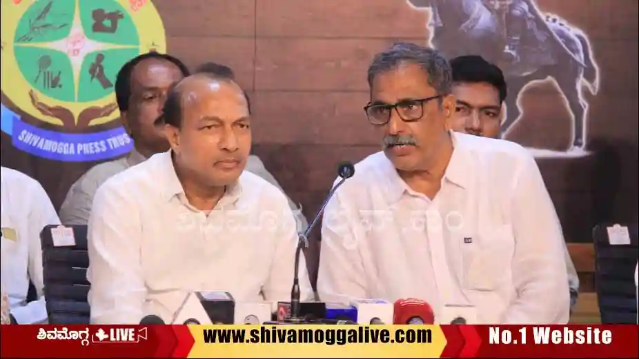 vokkaliga leaders irked against munirathna