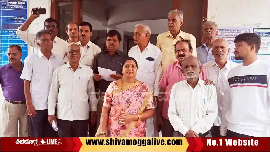 Protest-against-lati-charge-in-Shimoga.