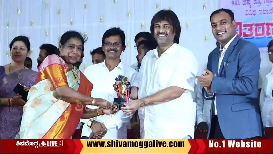 Minister-Madhu-Bangarappa-at-Kandayotsava