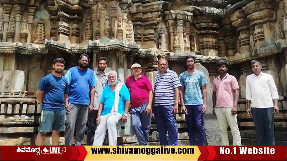 ಭದ್ರಾವತಿ ಲಕ್ಷ್ಮೀ ನರಸಿಂಹ ಸ್ವಾಮಿ ದೇವಸ್ಥಾನ, ಗೋಪುರದ ಮೇಲೆ ಬೆಳೆದಿದ್ದ ಅರಳಿ ಗಿಡಗಳು ಕಟ್ 5 Bhadravathi-Lakshmi-Narasimha-temple-cleaning.