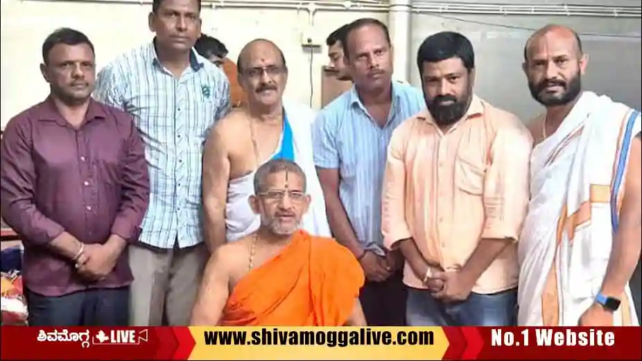 VISL-Contract-Workers-union-meets-Pejavara-seer