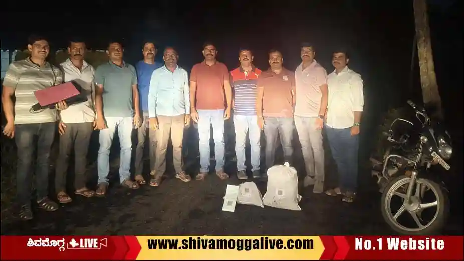Police-nabbed-two-in-a-layout-at-Shimoga