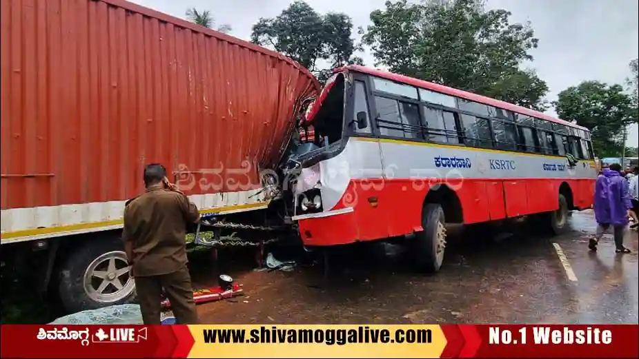 KSRTC-bus-and-Truck-mishap-near-anandapura-in-sagara.