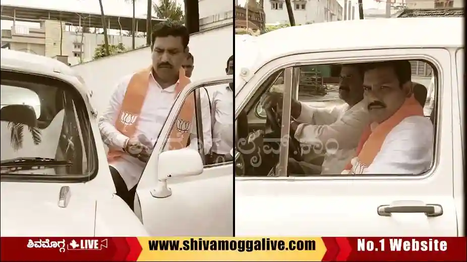 BY-Vijayendra-in-ambassador-car.