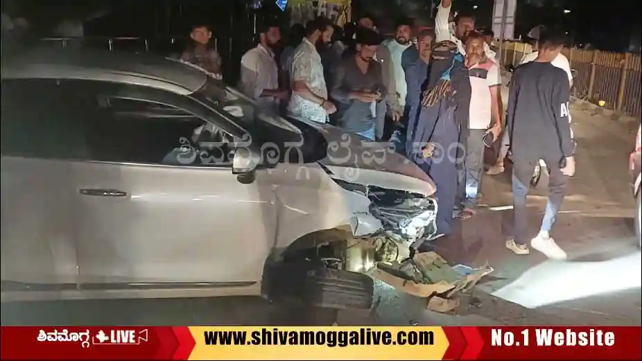 Car Mishap at Mahaveera Circle in Shimoga