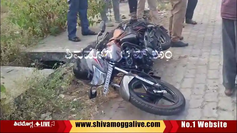 bike-collision-with-bus-in-sagara-road-in-shimoga.