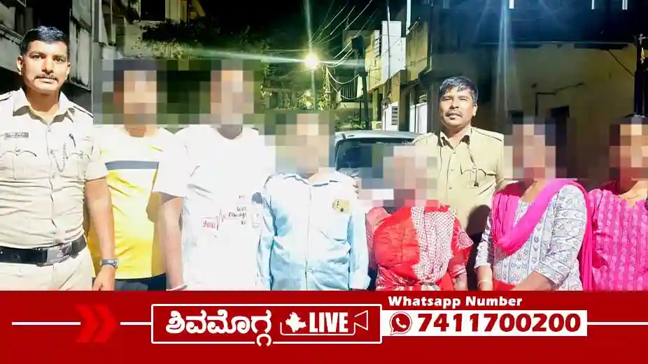 ಮಾರಿಕಾಂಬ ಜಾತ್ರೆಯಲ್ಲಿ ಕಳೆದು ಹೋದ ವೃದ್ಧೆ, ಪತ್ತೆ ಮಾಡಿ ಮನೆಗೆ ಬಿಟ್ಟು ಬಂದ ಪೊಲೀಸ್, ಆಗಿದ್ದೇನು? 2 Missing-Lady-Rescued-from-Marikamba-Jathre-in-Shimoga