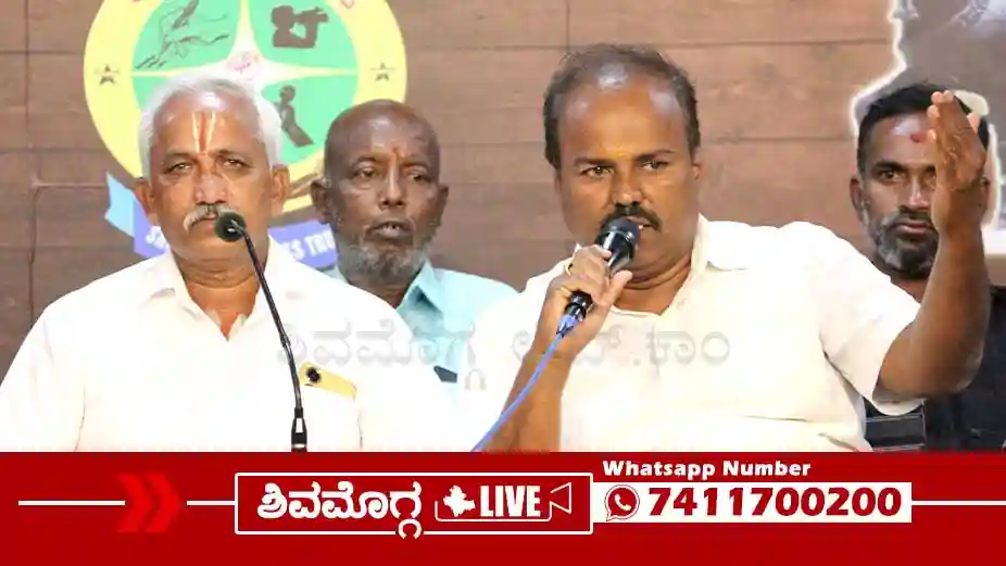 ‘ಒಂದು ಕೋಟಿ ರುಪಾಯಿ ನೆರವು, ಸರ್ಕಾರಿ ನೌಕರಿ ಕೊಡಬೇಕು’, ಕುರುಬರ ವೇದಿಕೆ ಪಟ್ಟು