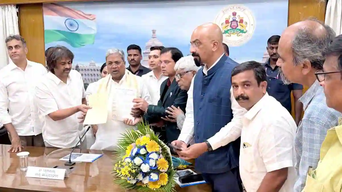 ಶಿವಮೊಗ್ಗದಲ್ಲಿ ಹೈಕೋರ್ಟ್ ಪೀಠ, ಸಿಎಂ ಭೇಟಿಯಾದ ನಿಯೋಗ, ಏನೆಲ್ಲ ಮಾನವಿ ಮಾಡಿದರು? 1 hivamogga-advocates-meet-CM-Siddaramaiah-for-high-court-circuit-bench.