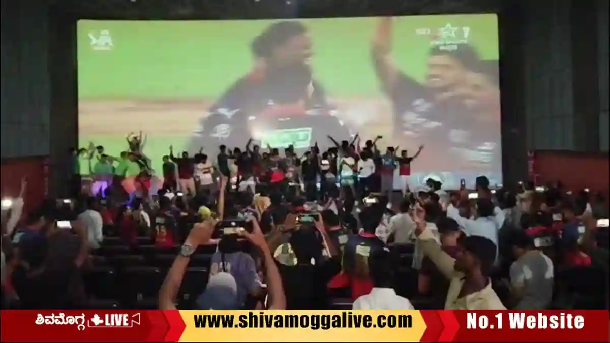 RCB-Win-Celebration-in-Shimoga-City-Manjunatha-Talkies