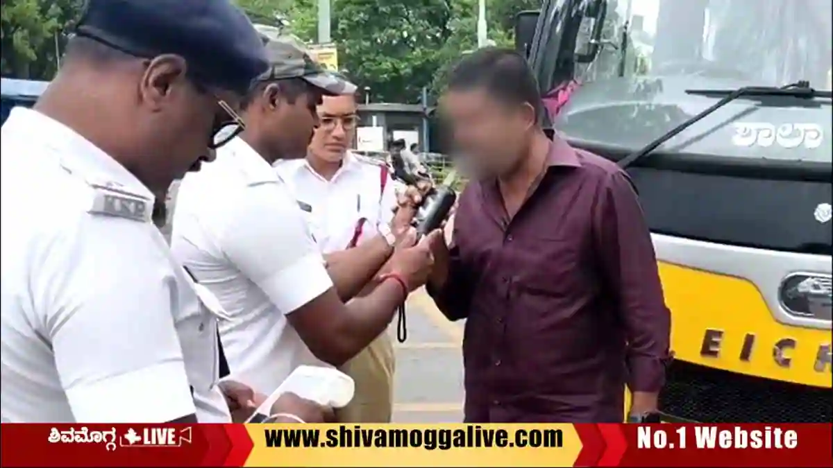 ಶಿವಮೊಗ್ಗ ಜಿಲ್ಲೆಯ 7 ಶಾಲಾ ವಾಹನ ಚಾಲಕರ ಡ್ರೈವಿಂಗ್ ಲೈಸೆನ್ಸ್ ರದ್ಧತಿಗೆ ಪೊಲೀಸರ ರಿಪೋರ್ಟ್ 1 Traffic-Police-Check-School-bus-drivers-in-Shimoga-city