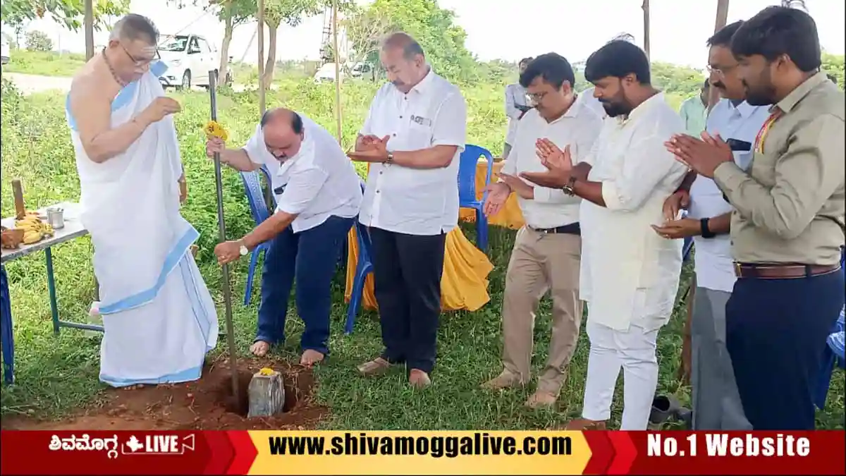 Foundation-Stone-for-Ring-Road-in-Shimoga-city-by-SUDA-president-H-S-Sundaresh.