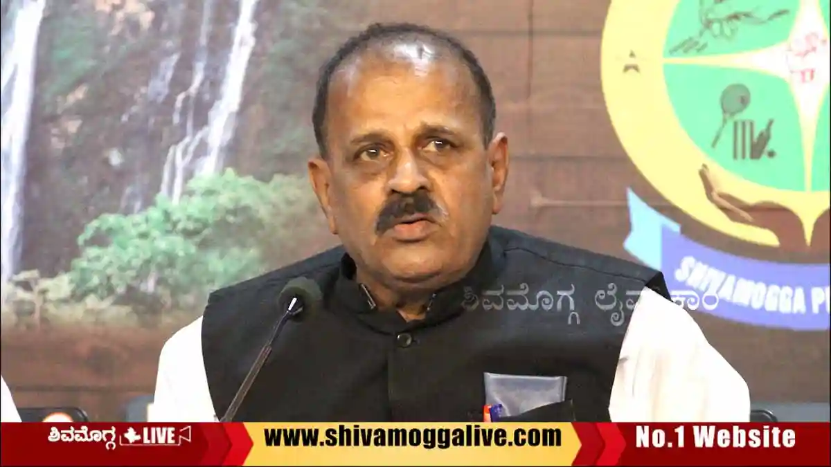 ಪಡಿತರ ಚೀಟಿ: ಸರ್ಕಾರ ಸುತ್ತೋಲೆಯನ್ನು ತಕ್ಷಣ ಹಿಂಪಡೆಯುಂತೆ ಆಗ್ರಹ 1 Kalluru-Megharaj-Press-meet-in-Shimoga