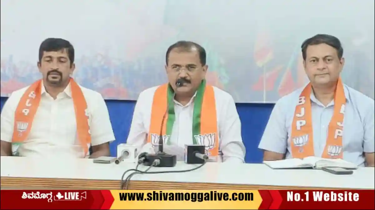 ‘ಹಣದ ವ್ಯವಹಾರ ಜಗಜ್ಜಾಹೀರಾಗಿದೆ’, ಸರ್ಕಾರದ ವಿರುದ್ಧ ಡಾ. ಸರ್ಜಿ ಆಕ್ರೋಶ, ಏನೇನೆಲ್ಲ ಆರೋಪಿಸಿದರು? 1 Dr-Dhananjaya-Sarji-Press-meet-in-Shimoga-