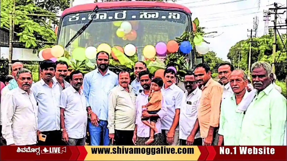 KSRTC ಬಸ್ ಸಂಚಾರ ಪುನಾರಂಭ, ಶಿಕಾರಿಪುರದ ಐದು ಗ್ರಾಮಗಳ ಜನರ ಸಂಭ್ರಮ 1 KSRTC-Bus-From-Shikaripura-Hirekoralahalli